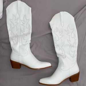 Trendy white Cowboy boots
